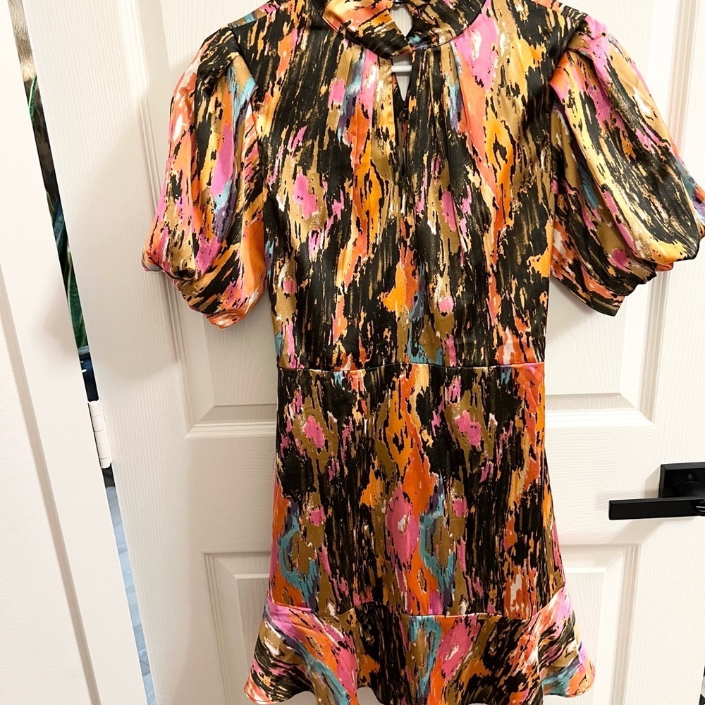 NWT THML satin puff sleeve mini dress - Picture 8 of 9